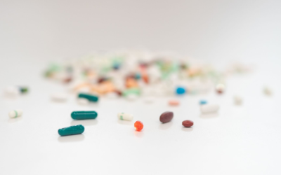 Parapharmacie 2024: boom dermo-cosmétique, compléments intelligents, beauty tech connectée